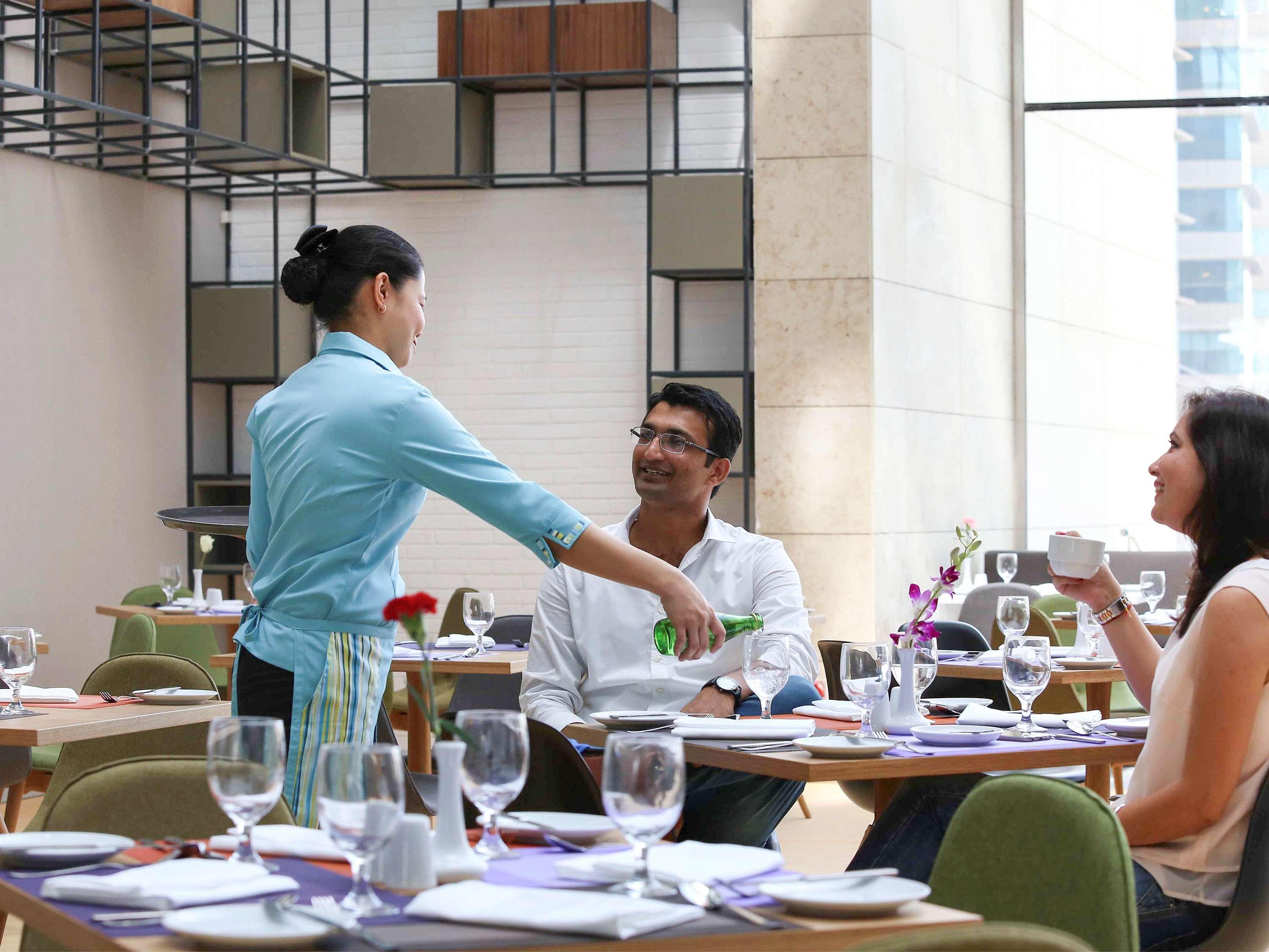 ไอบิส สไตล์ ดูไบ จูเมรา Hotel ภายนอก รูปภาพ