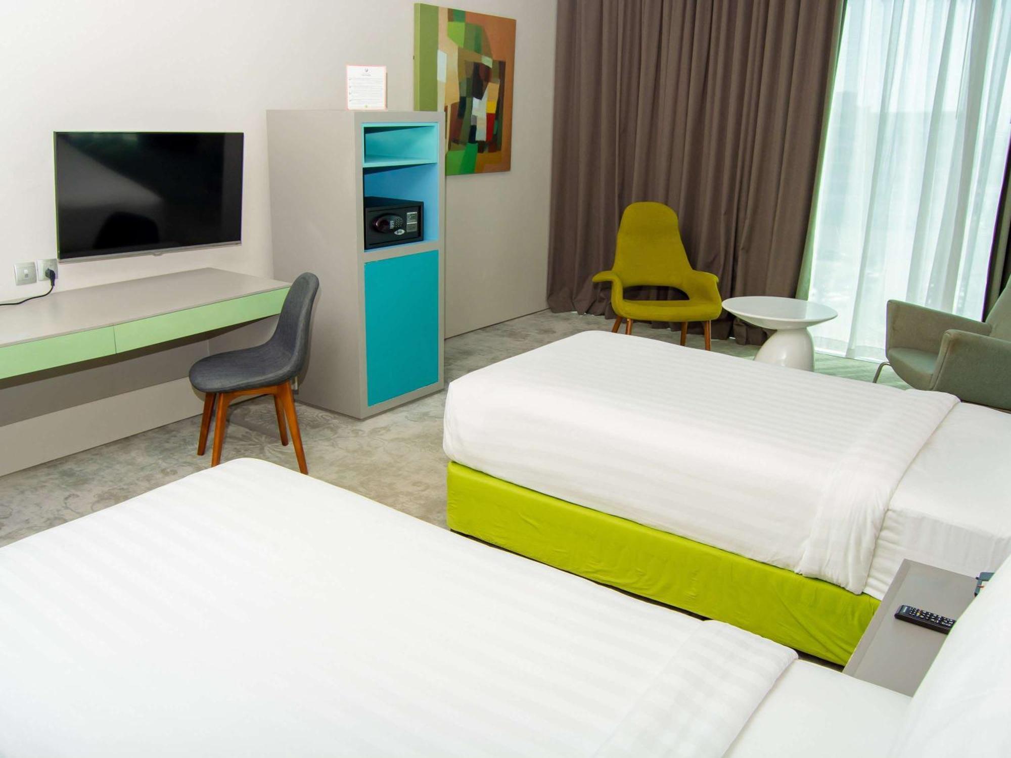 ไอบิส สไตล์ ดูไบ จูเมรา Hotel ภายนอก รูปภาพ
